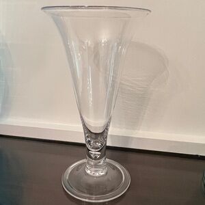 Colonial Williamsburg Restoration, Teardrop Vase CW 2V, Hand Blown Glass